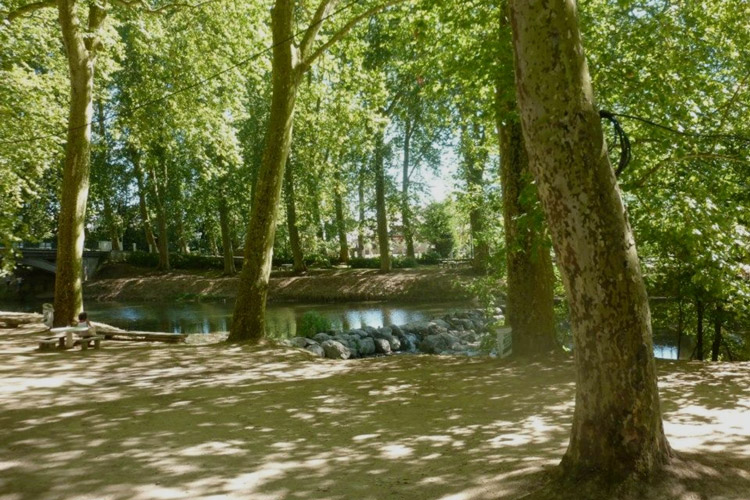 Pique-nique à Amou dans les Landes près de Mont-de-Marsan