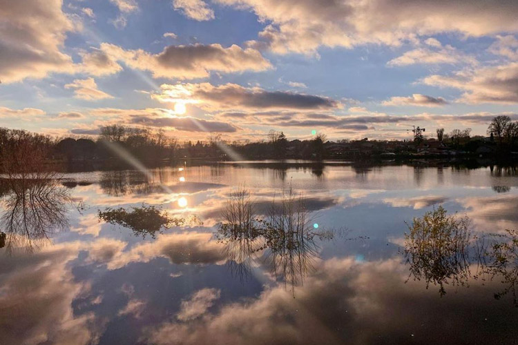 Lac de Christus à Dax avec coucher de soleil