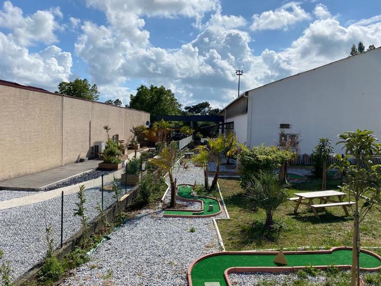 mini-golf