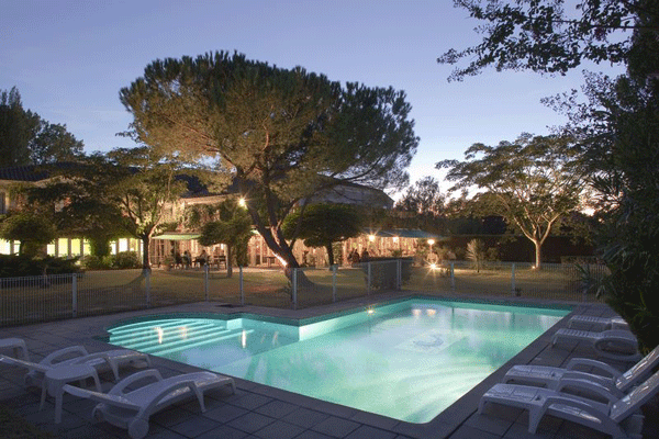 Le-renaissance-hotel-piscine-Landes