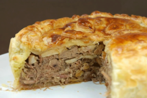 Tourte-au-confit-de-canard-foie-gras-et-champignons-des-bois