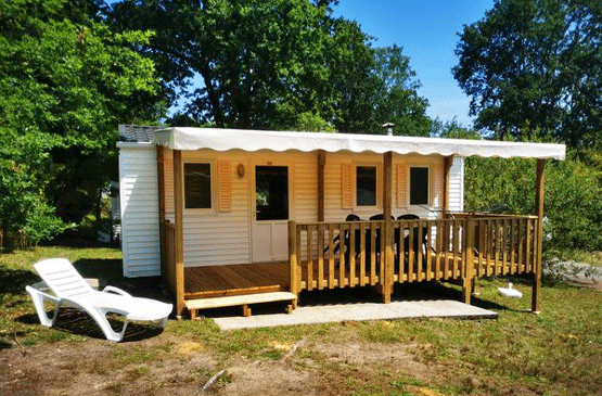 Camping-les-pins-Mobil-home-classic-terrasse