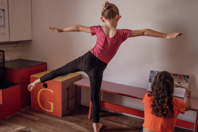 fillette en train de danser à l'école Choream