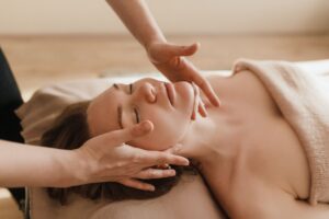 sonia-harmonie-et-bien-etre-massage-detente-deconnexion-facial-japonais
