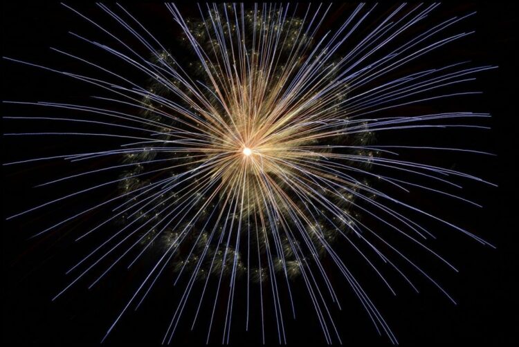 fireworks-102971-1920--1-